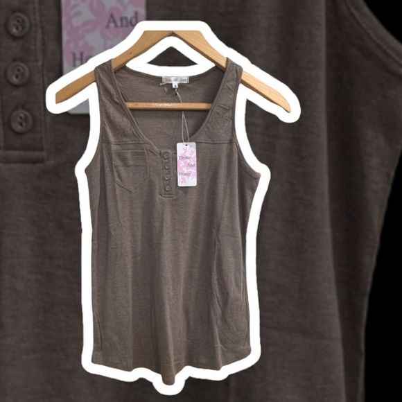 NWT - THYME & HONEY 🍯  Neutral Button Tank - Picture 2 of 7